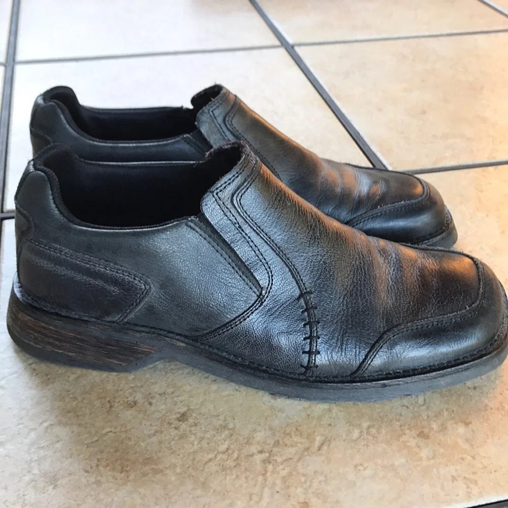 Bullboxer causal leather slipon shoes size 9